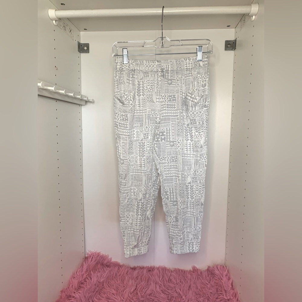 Hifinest Capri Pants